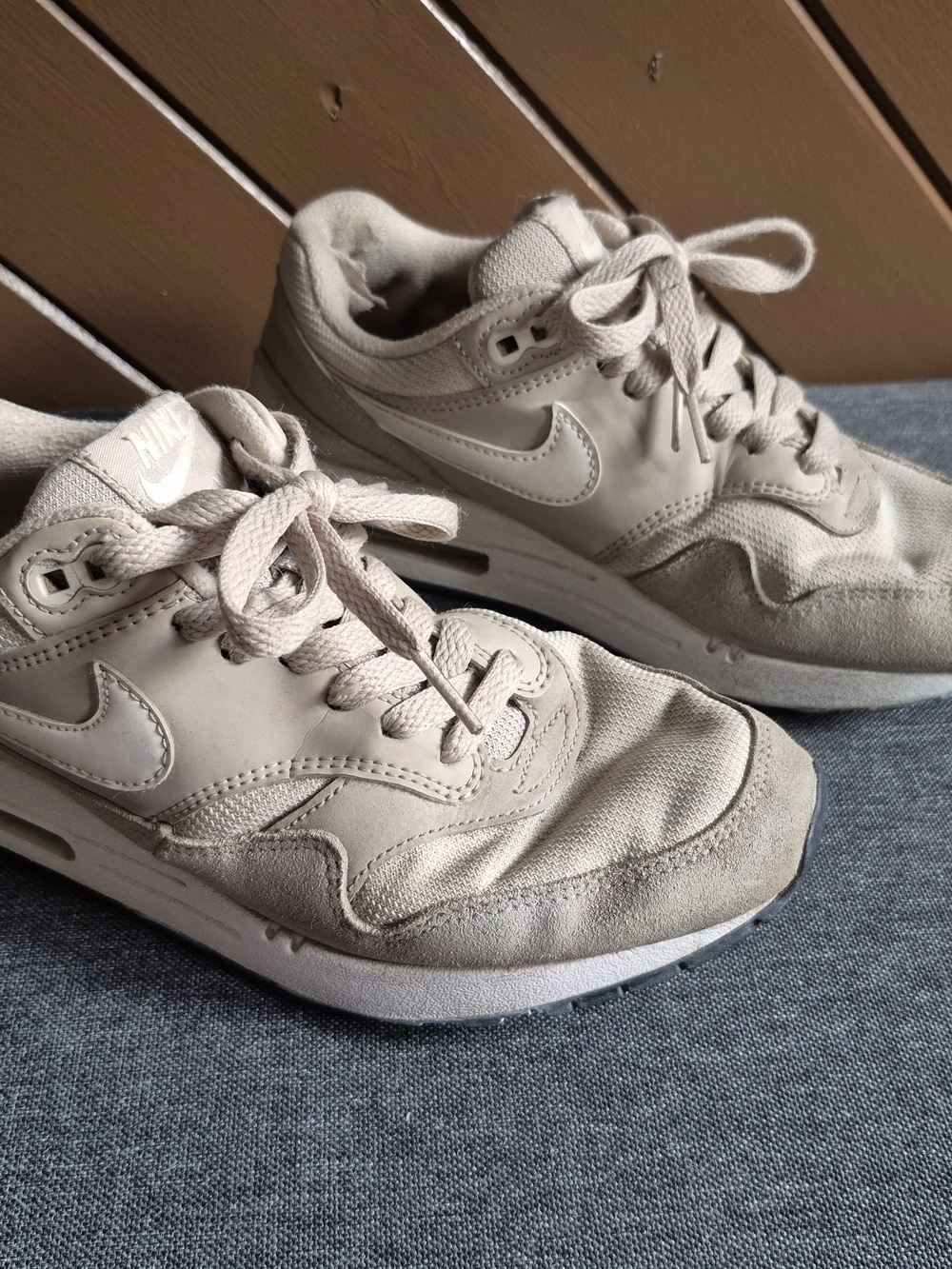 Nike Beige/Light Tan Casual Sneakers